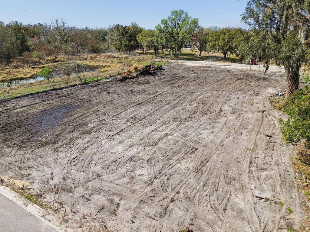 Photo of 129 5th Street, Winter Haven, FL 33880 (MLS # L4959731)