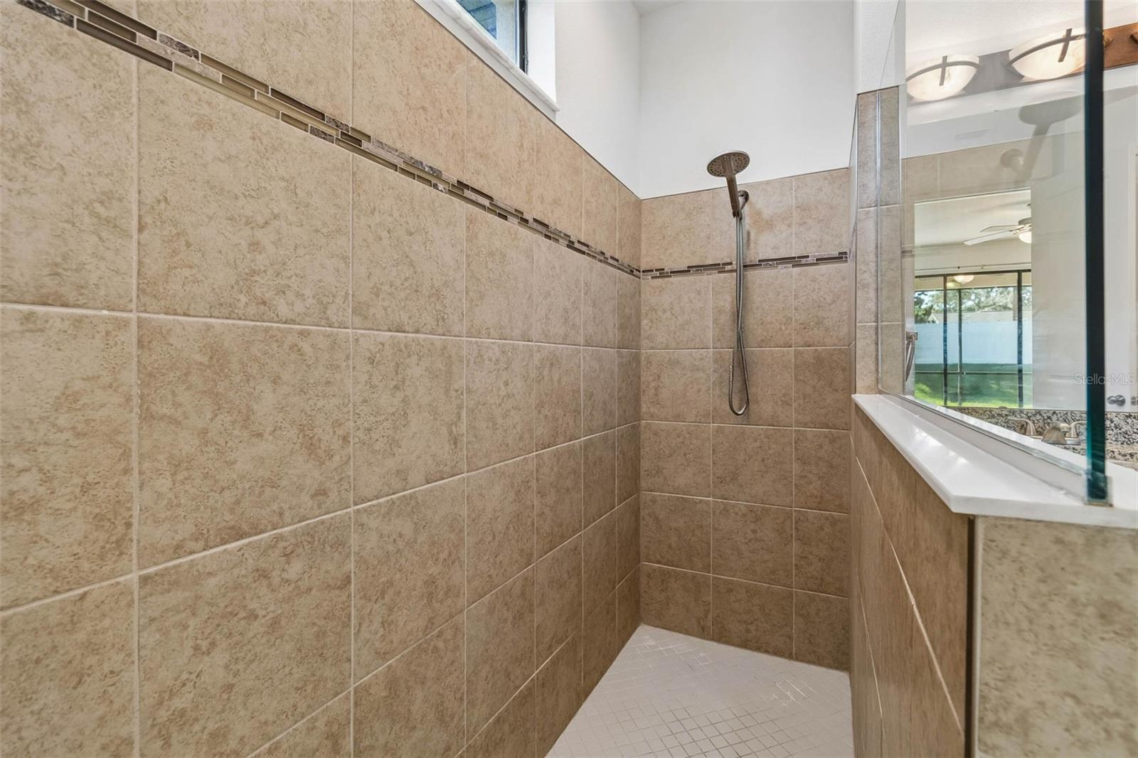 FLORABLU ESTATES - Residential