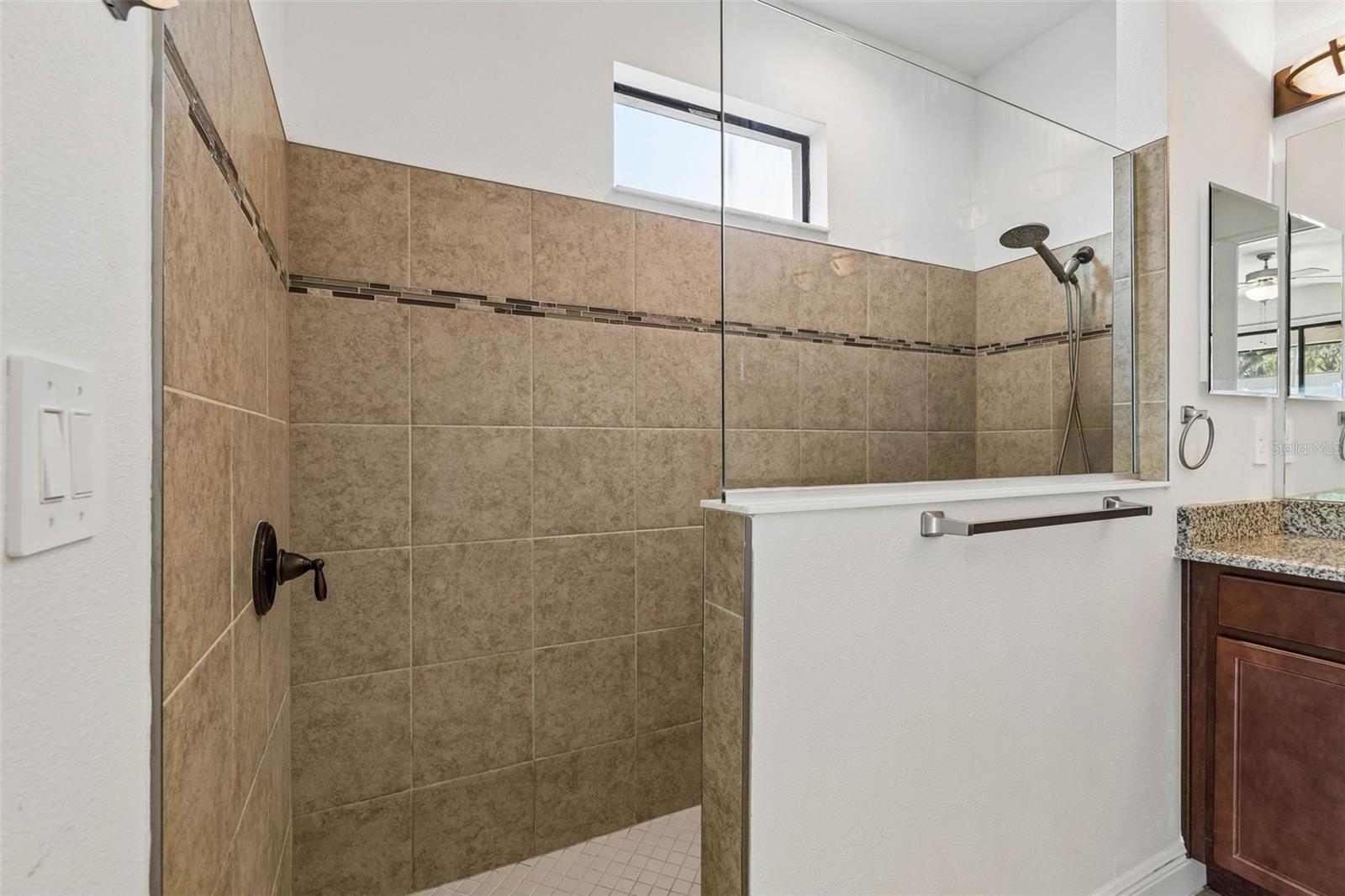 FLORABLU ESTATES - Residential