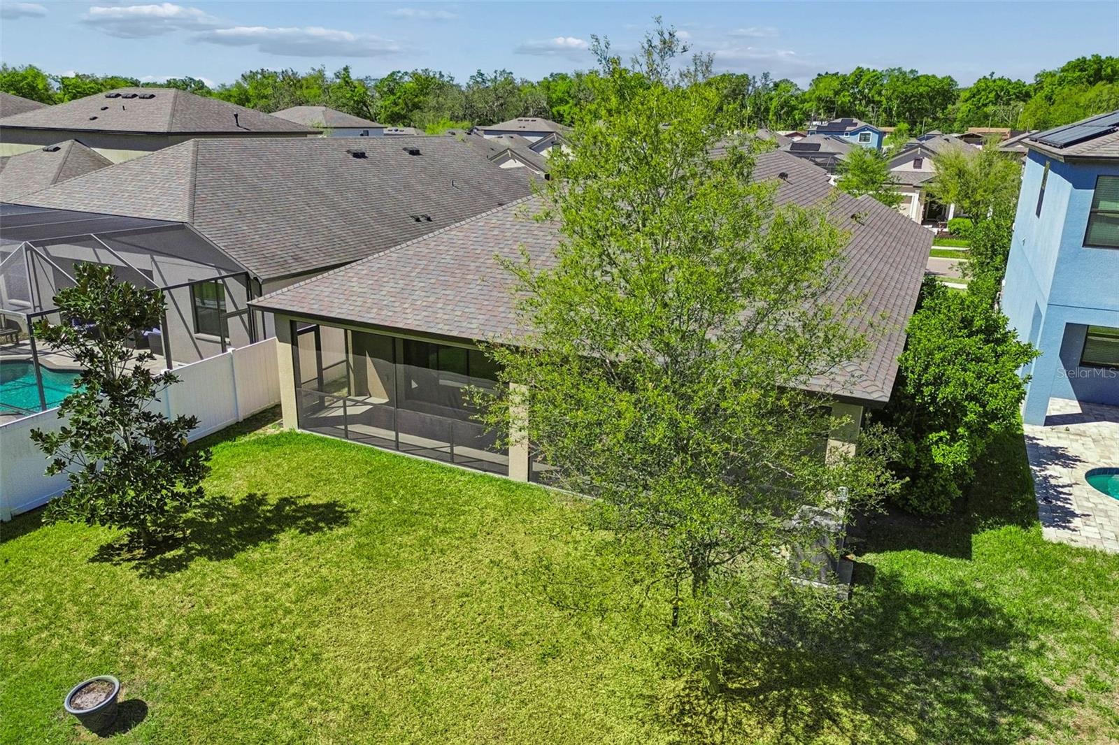 FLORABLU ESTATES - Residential