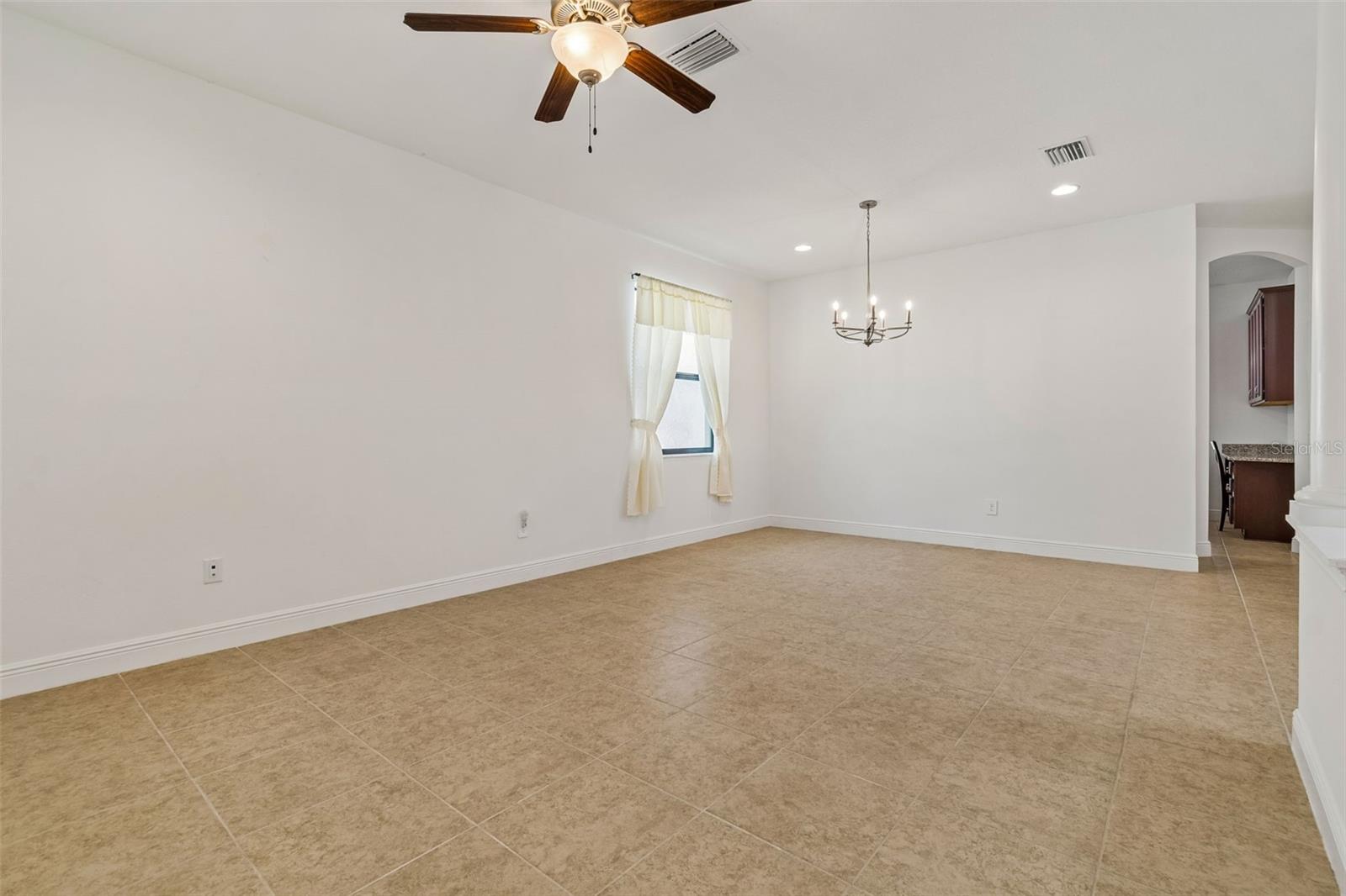 FLORABLU ESTATES - Residential