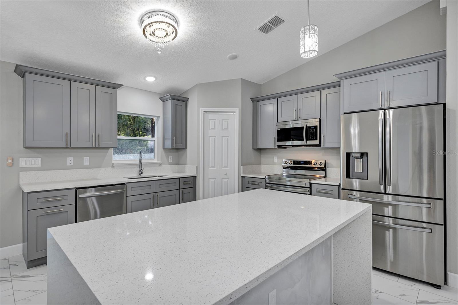BELLEVIEW HEIGHTS ESTS (DIRT) - Residential