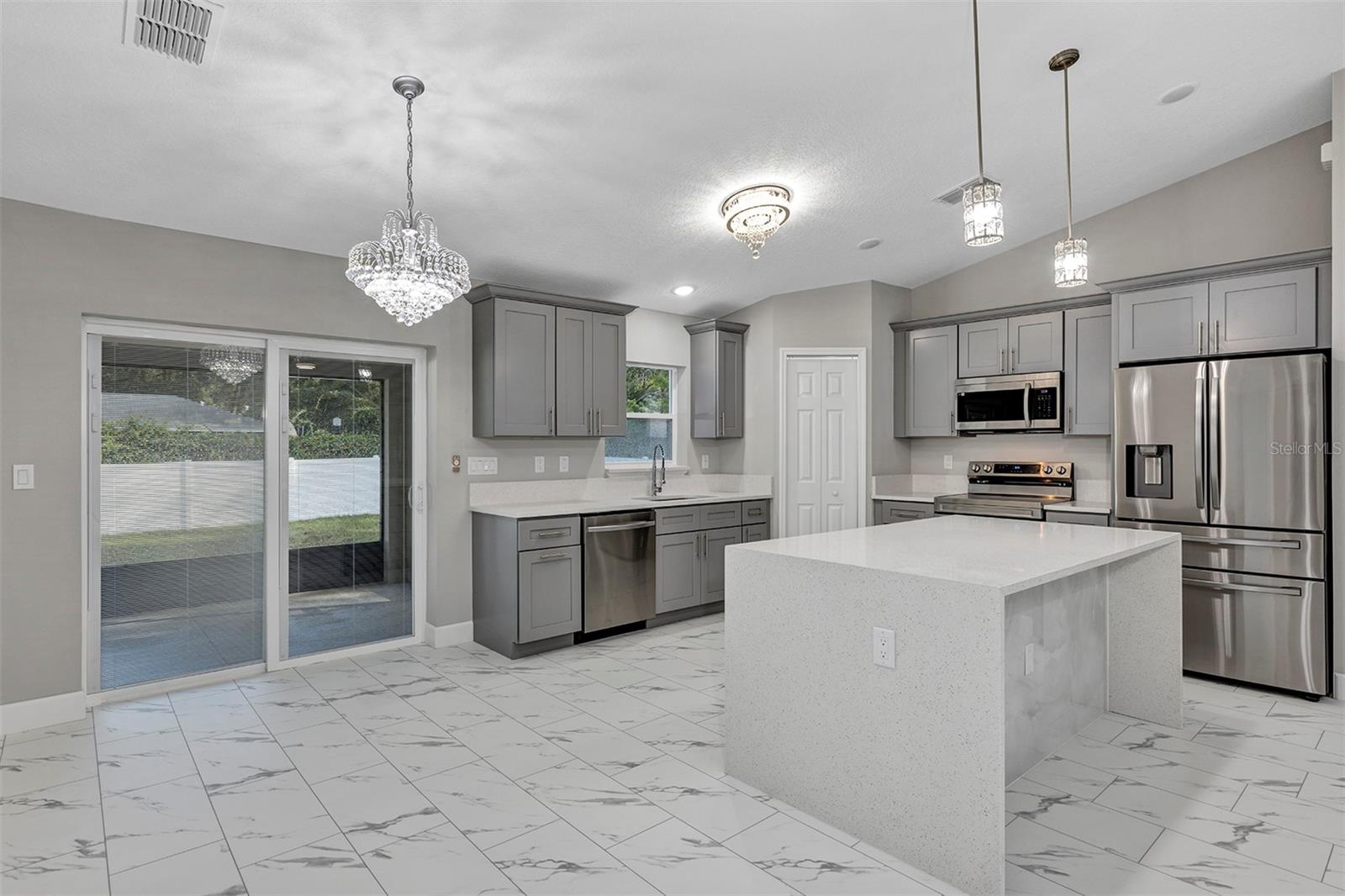 BELLEVIEW HEIGHTS ESTS (DIRT) - Residential