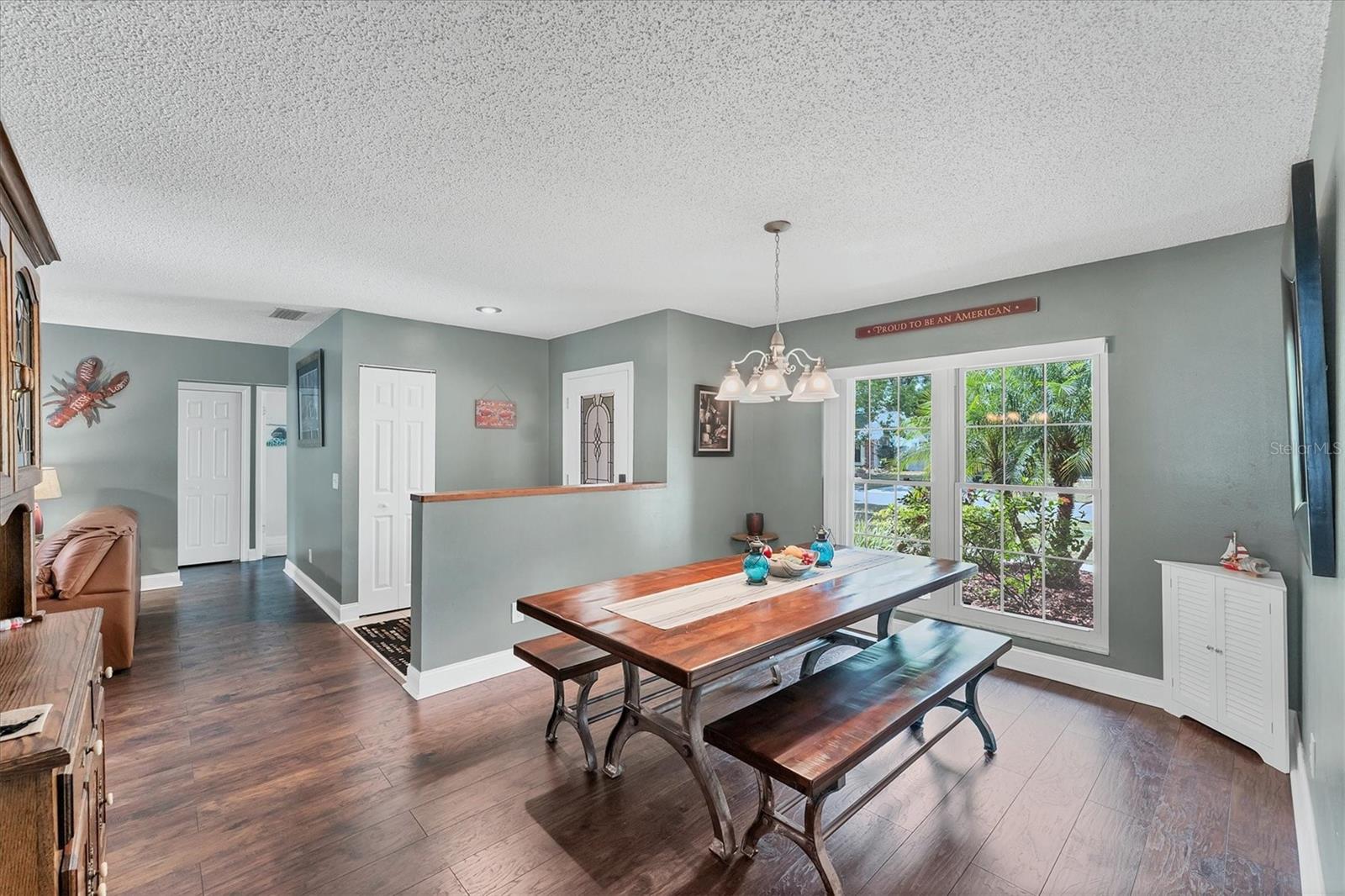 1612 SHADY LEAF DRIVE