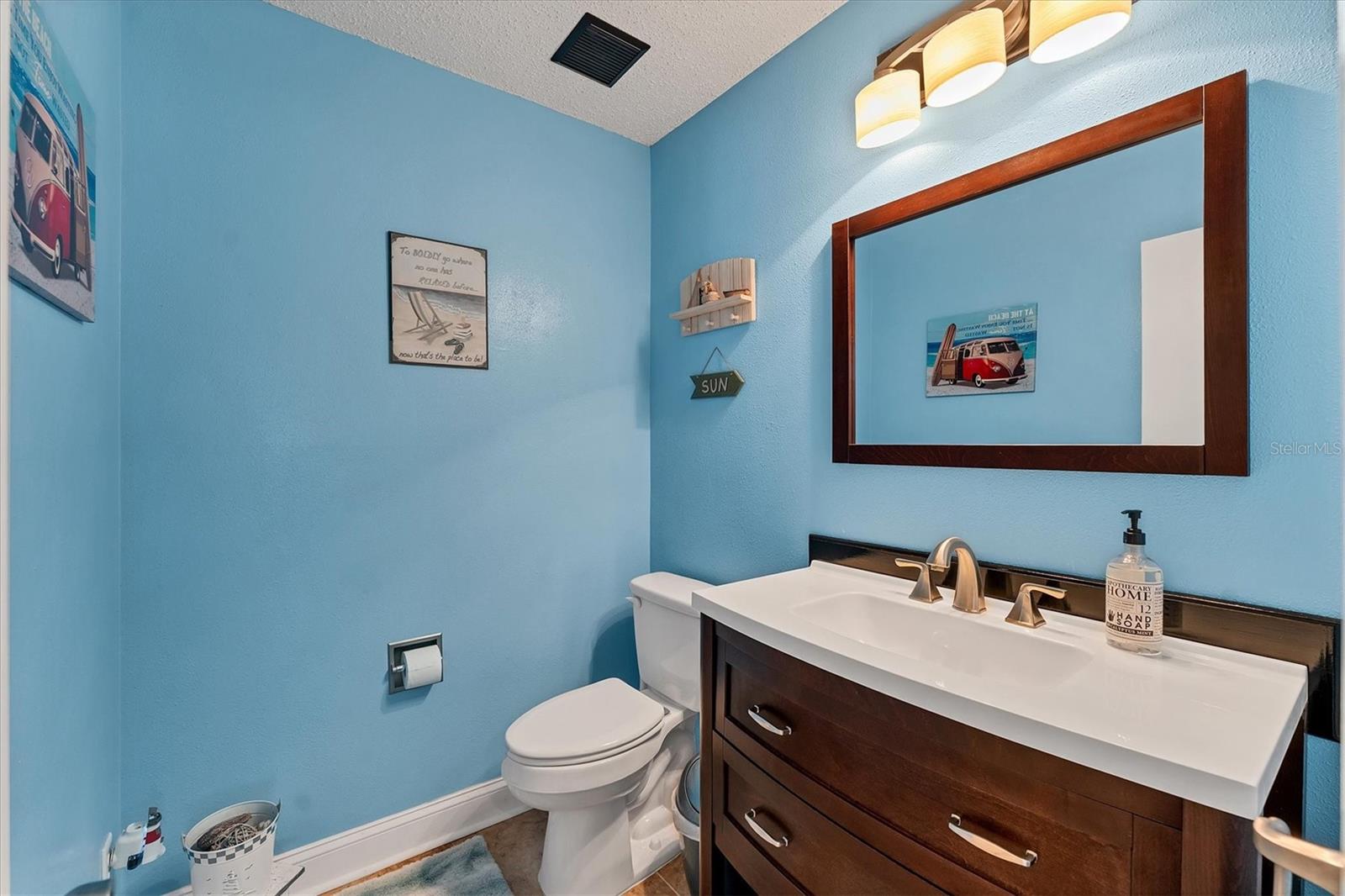 1612 SHADY LEAF DRIVE