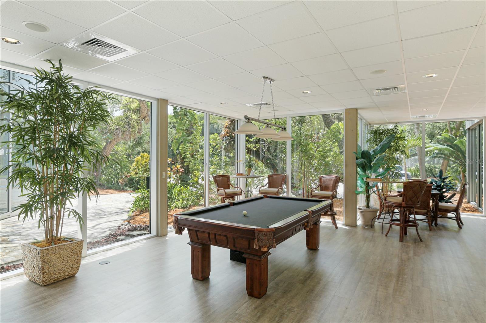 SUMMER COVE ON SIESTA - Residential