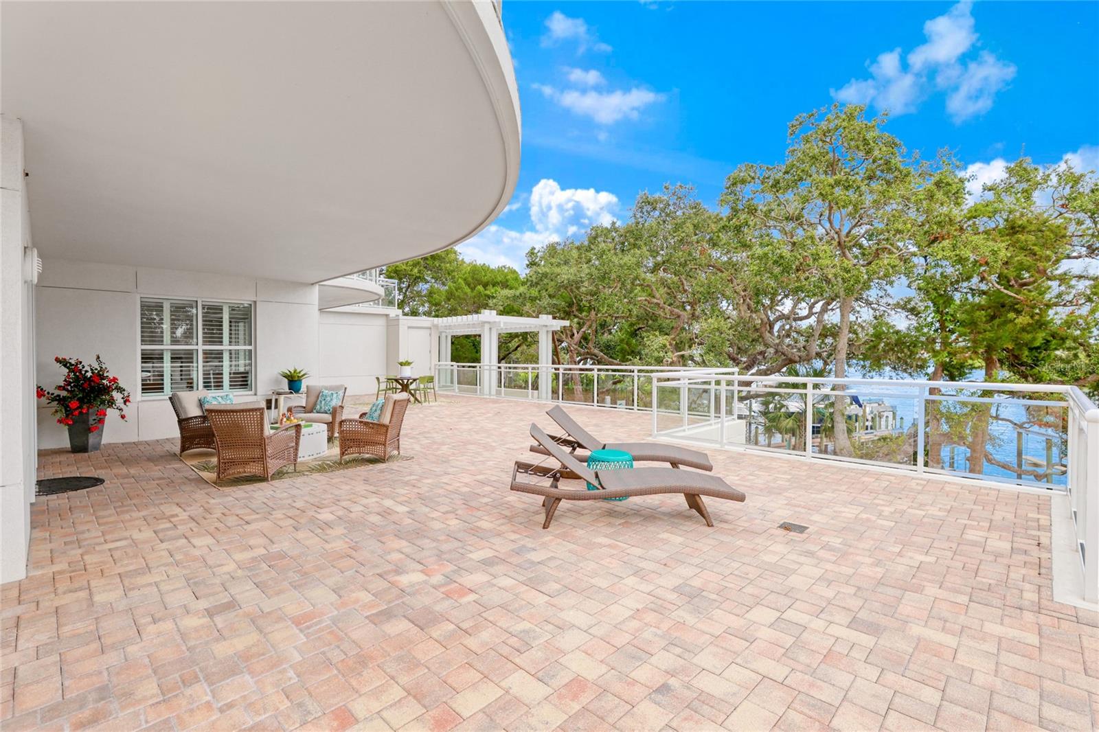 SUMMER COVE ON SIESTA - Residential