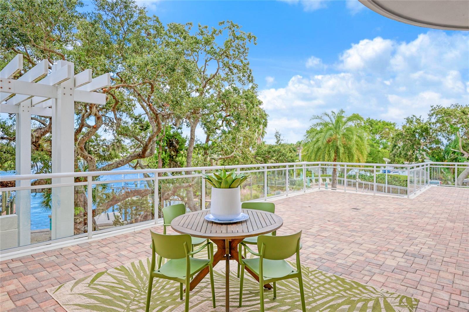 SUMMER COVE ON SIESTA - Residential