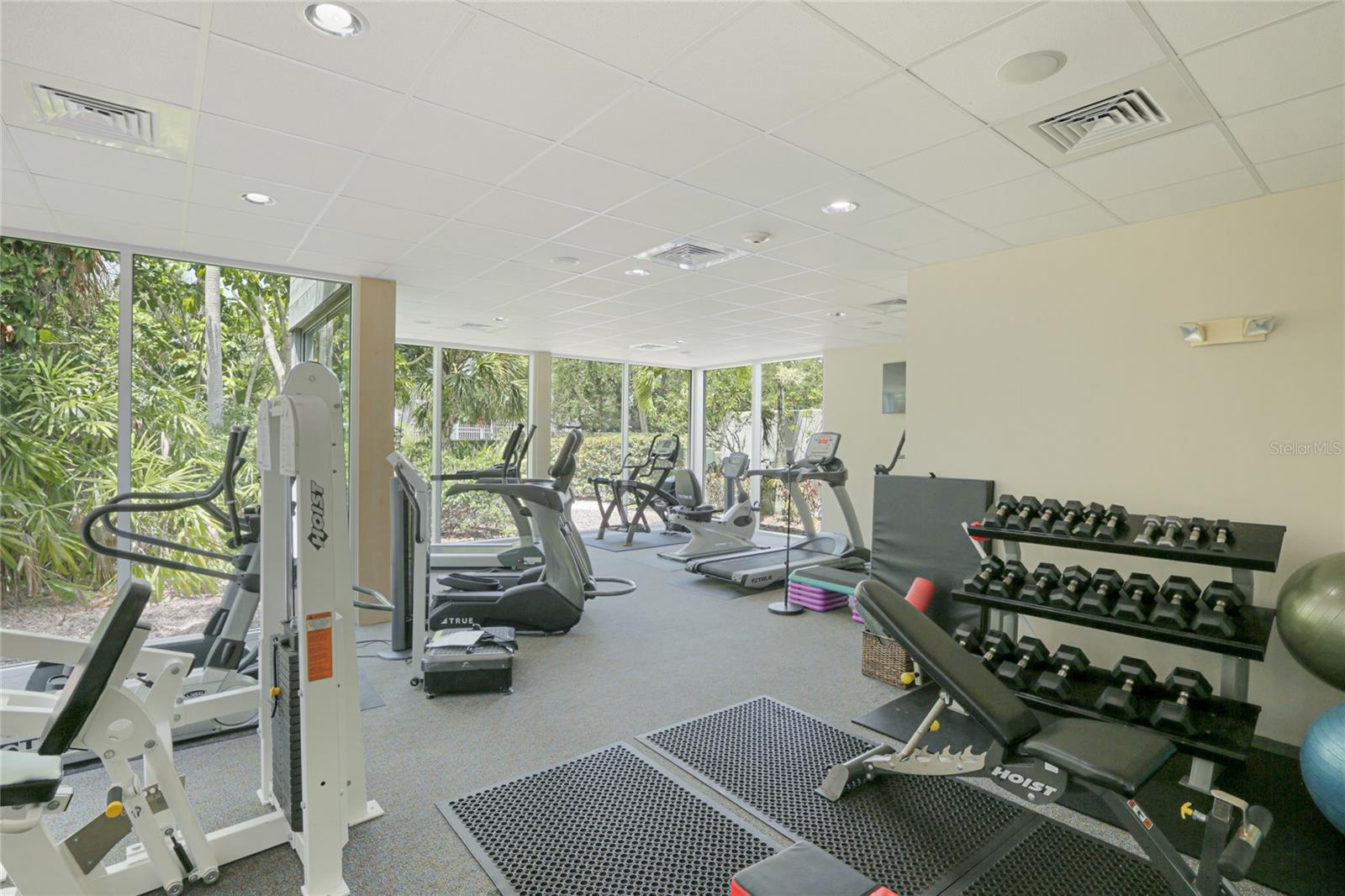 SUMMER COVE ON SIESTA - Residential