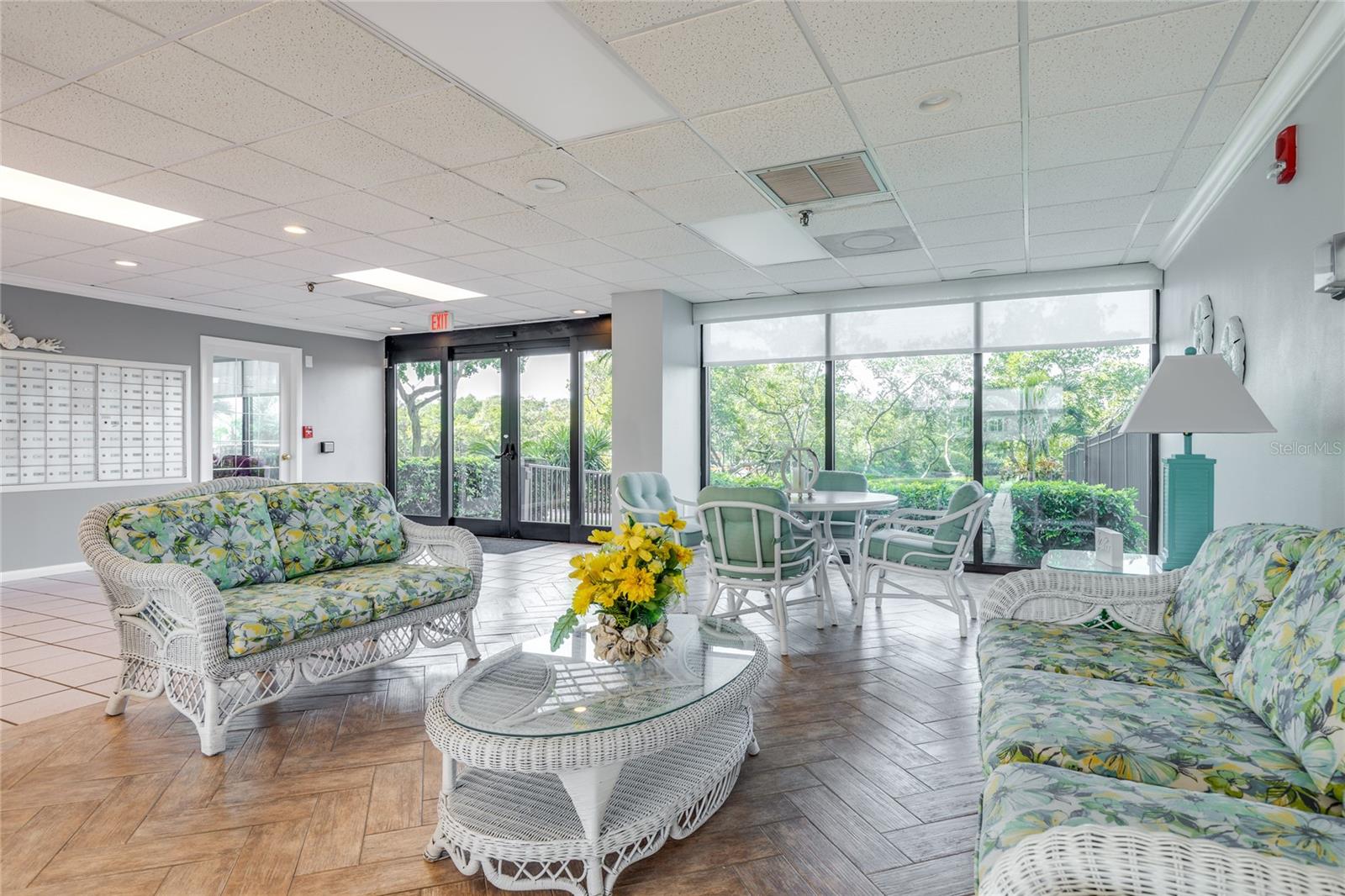 CHATEAU TOWER CONDO - Residential