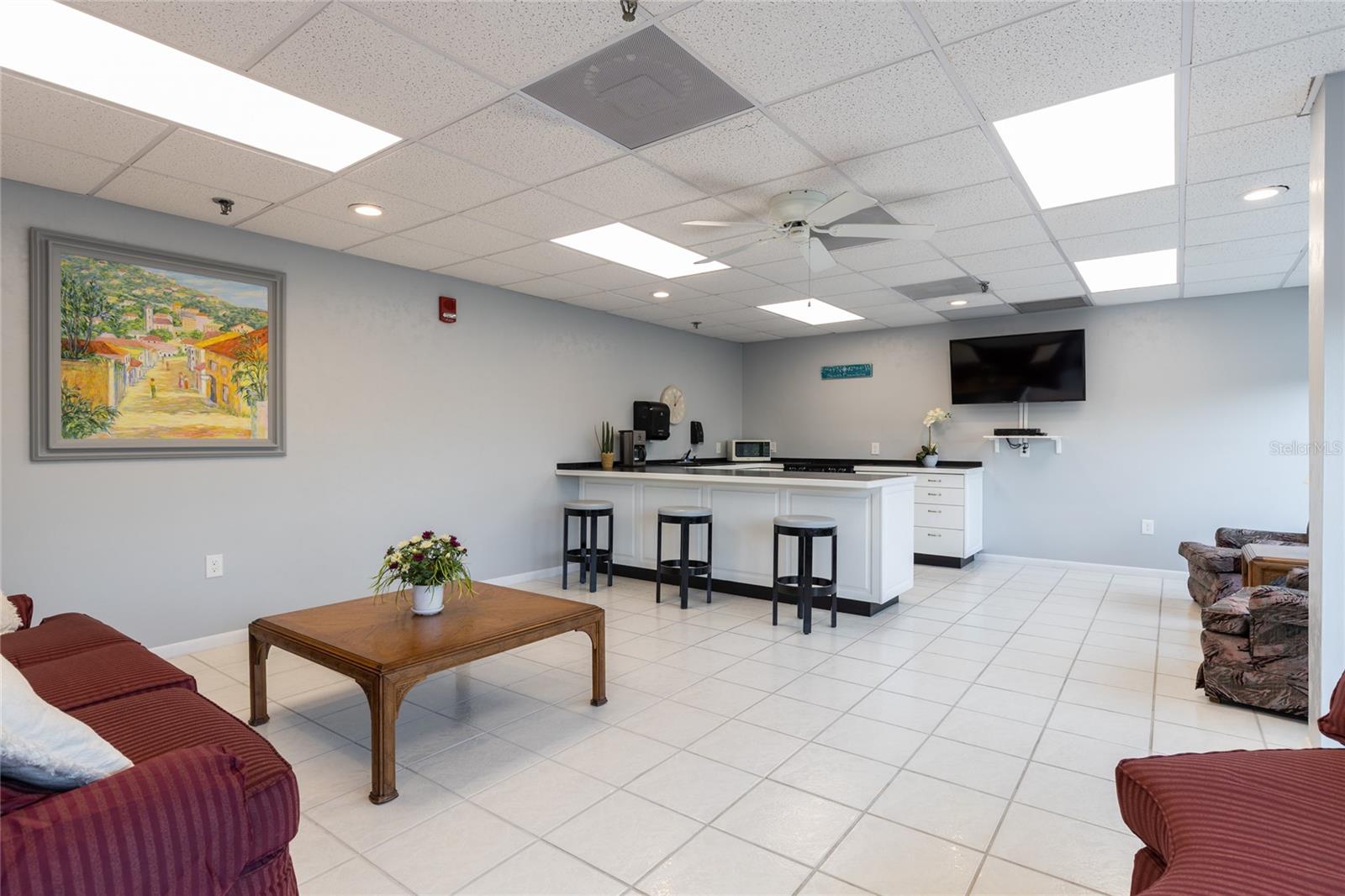 CHATEAU TOWER CONDO - Residential