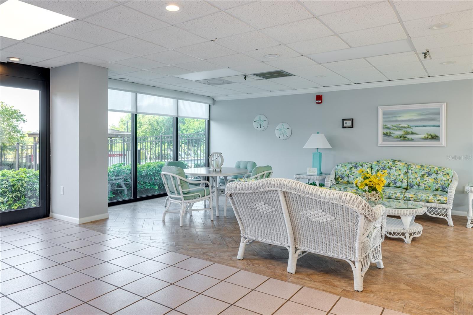 CHATEAU TOWER CONDO - Residential