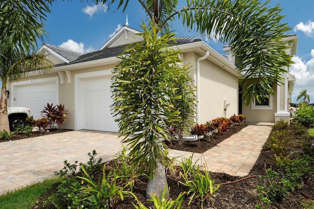 Photo of 10748 Klee Avenue, Bradenton, FL 34212 (MLS # A4698973)