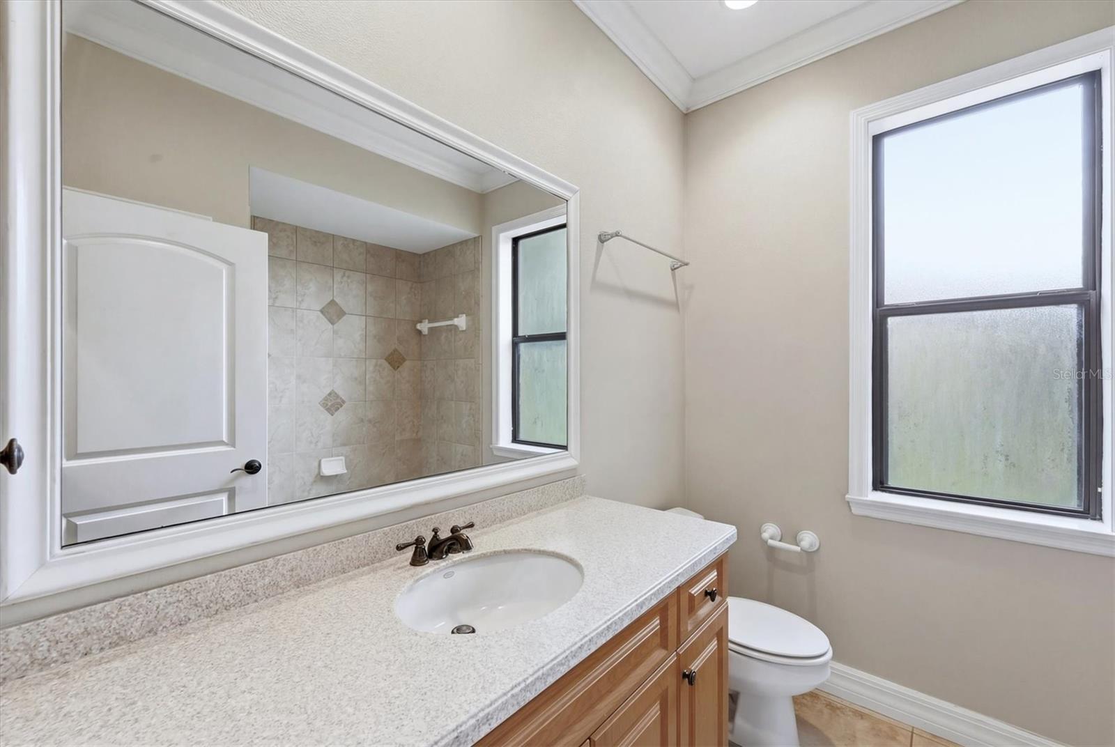 SECLUDED OAKS - Residential