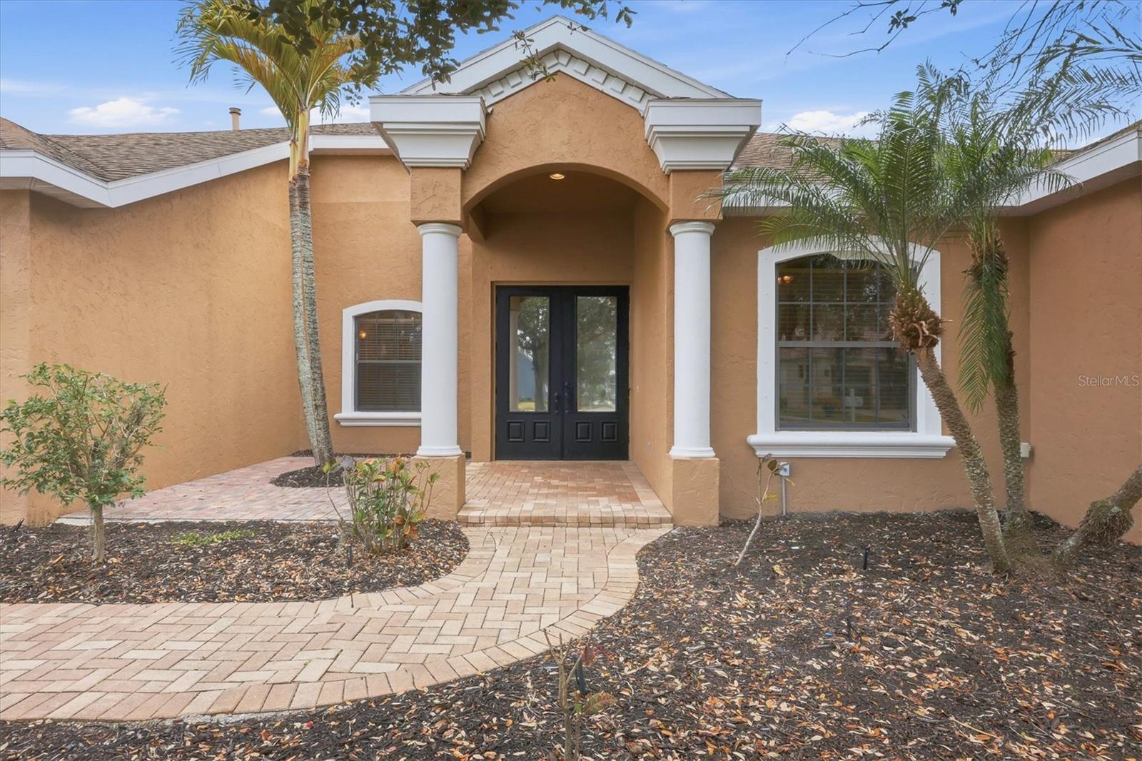 SECLUDED OAKS - Residential