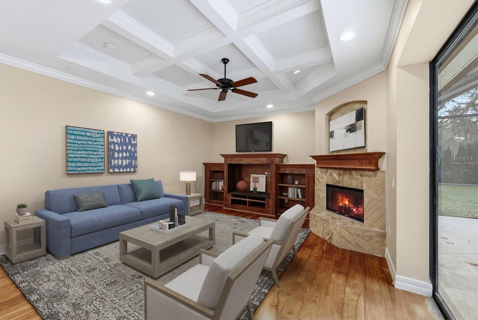 SECLUDED OAKS - Residential