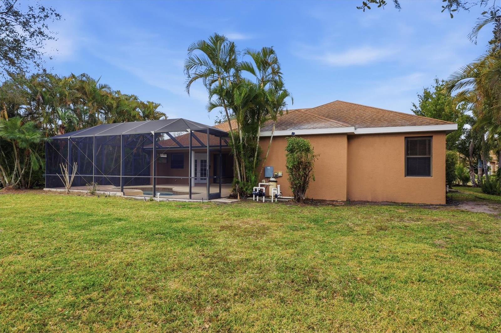 SECLUDED OAKS - Residential