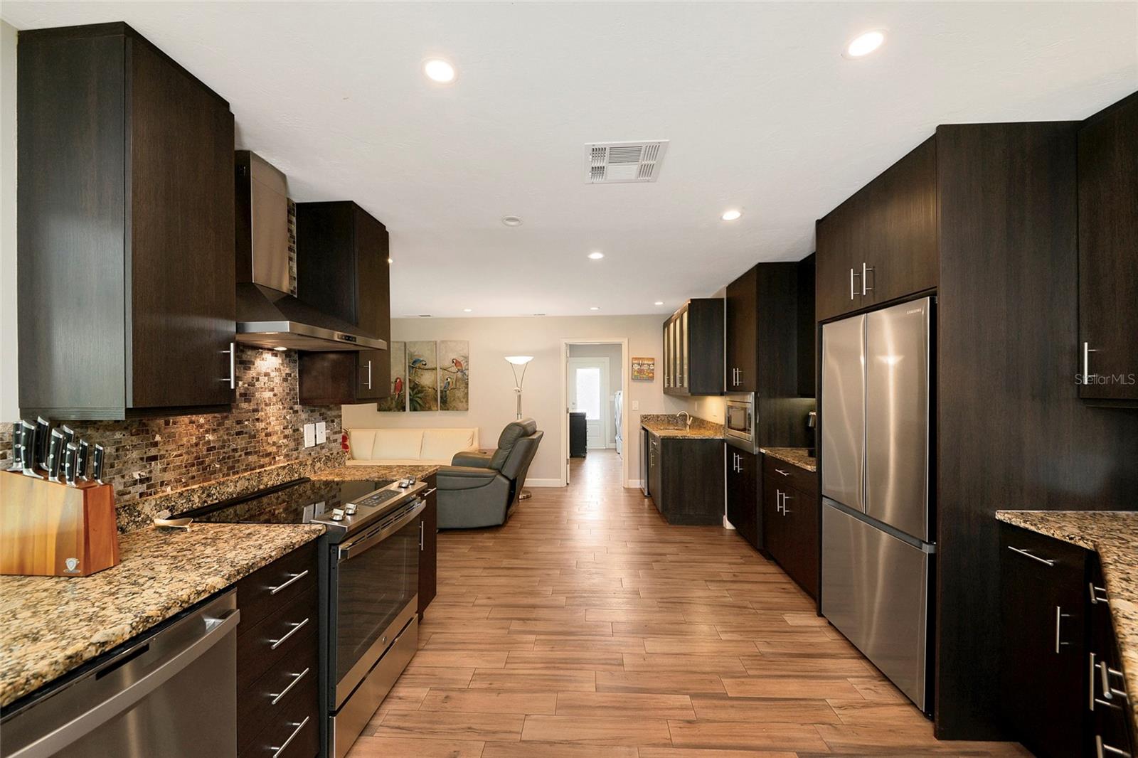 SOUTHBAY YACHT & RACQUET CLUB - Residential