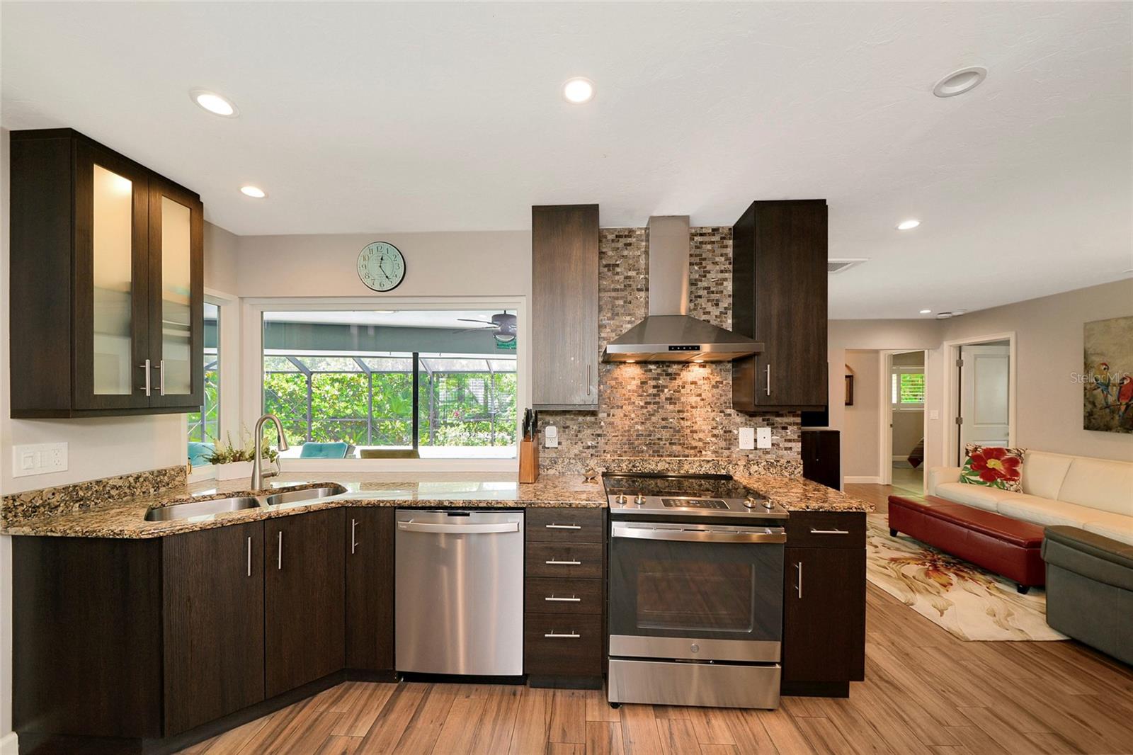 SOUTHBAY YACHT & RACQUET CLUB - Residential