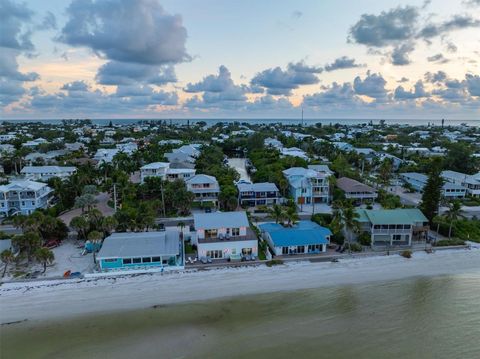 A home in ANNA MARIA