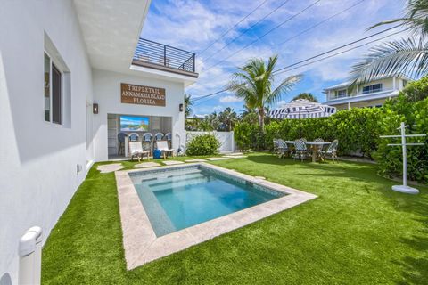 A home in ANNA MARIA