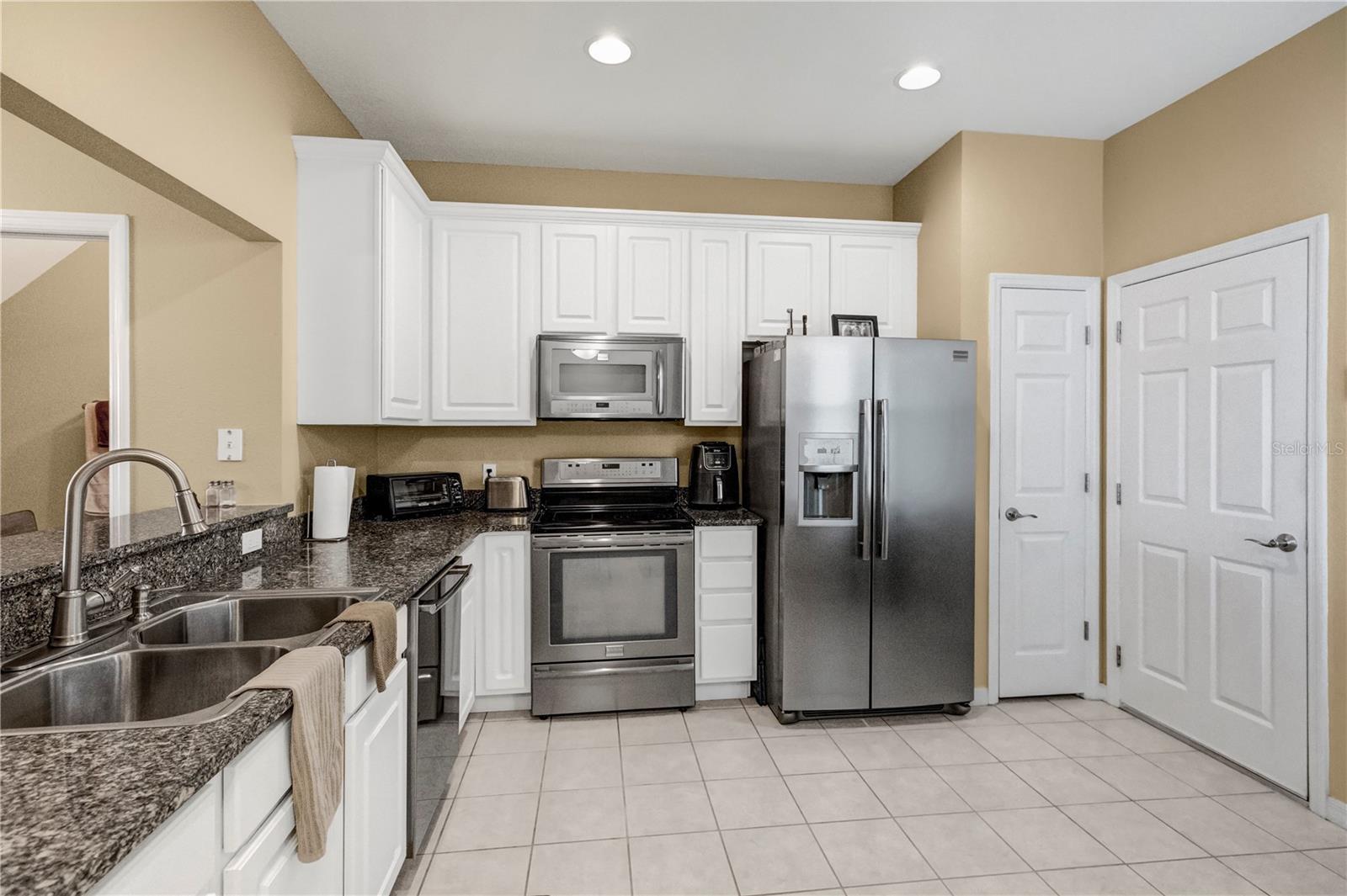 COVERED BRIDGE TWNHMS - Residential