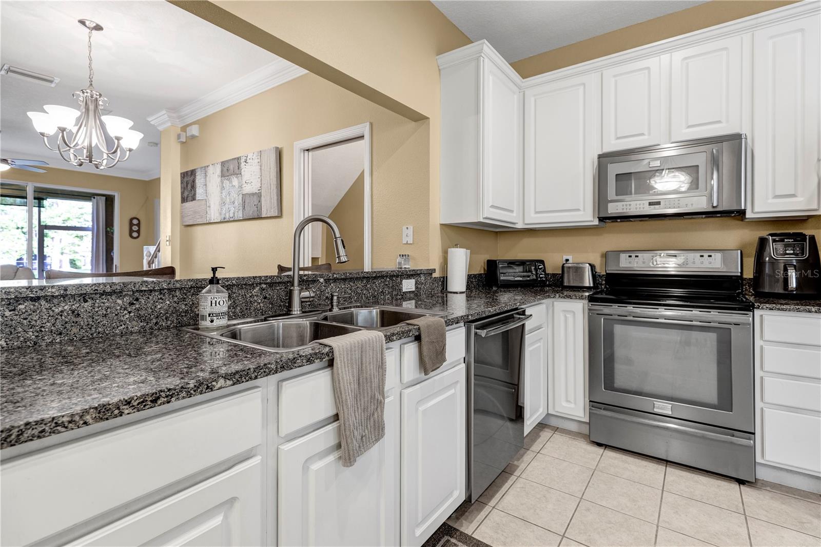 COVERED BRIDGE TWNHMS - Residential