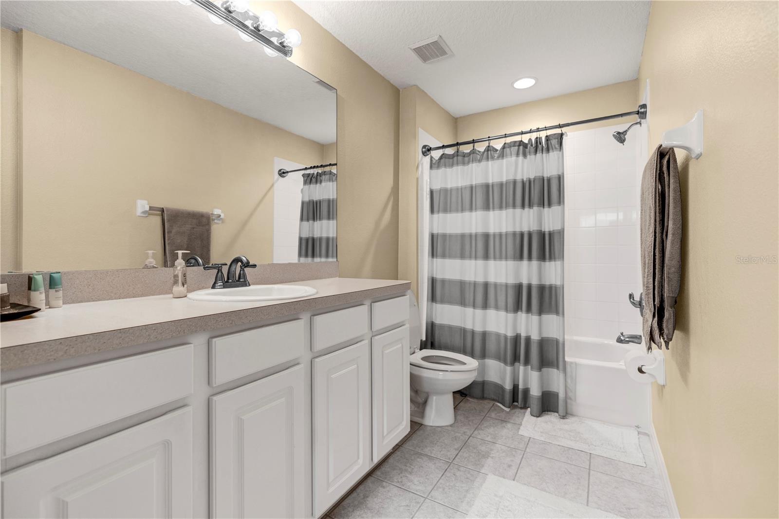 COVERED BRIDGE TWNHMS - Residential