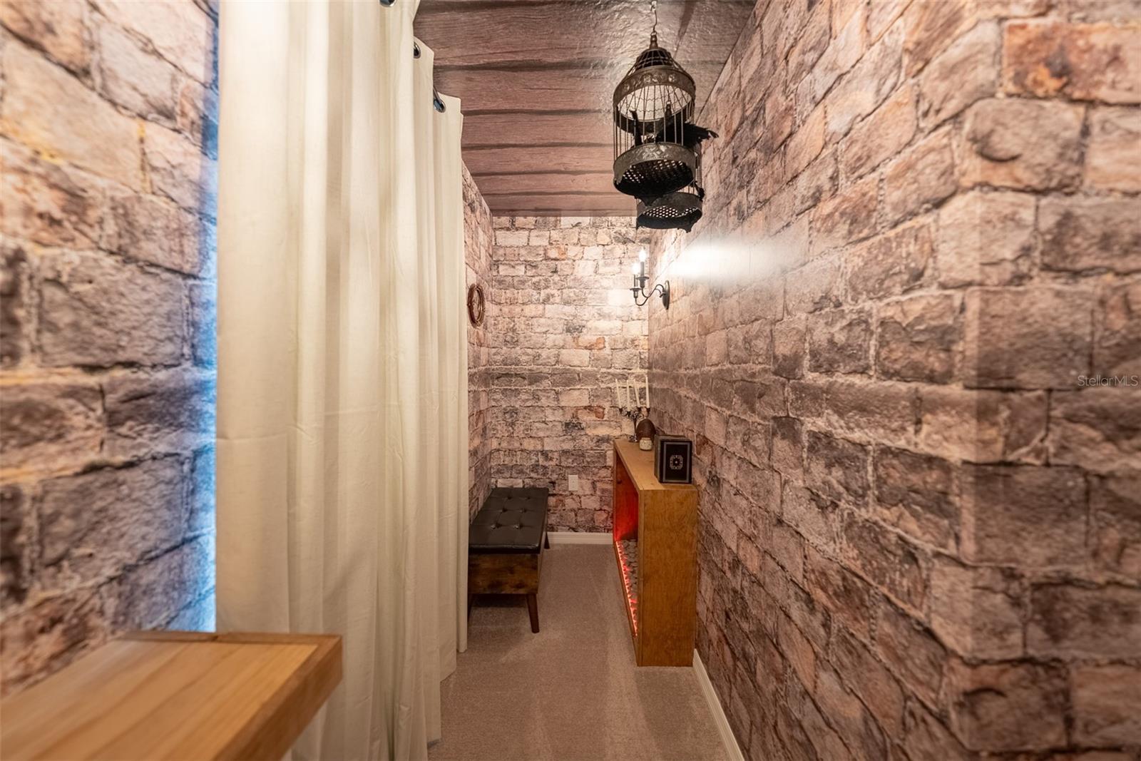 WINDSOR ISLAND RESIDENCE PH 3 - Residential