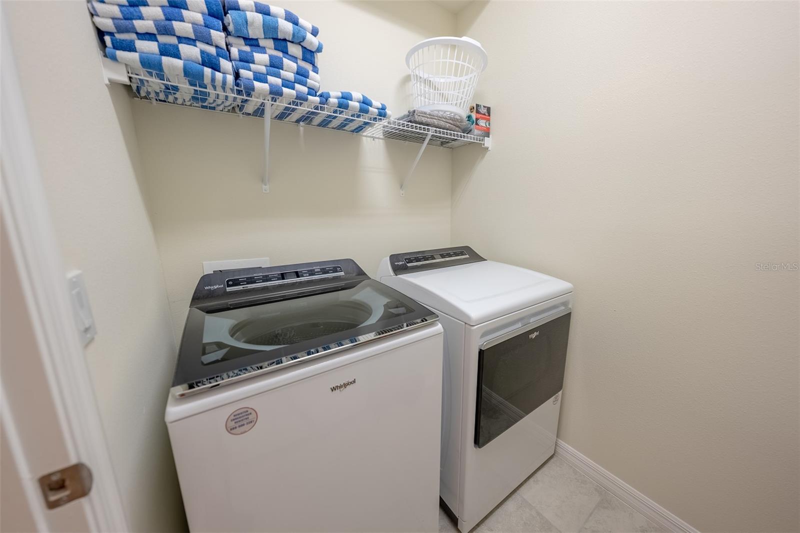 WINDSOR ISLAND RESIDENCE PH 3 - Residential