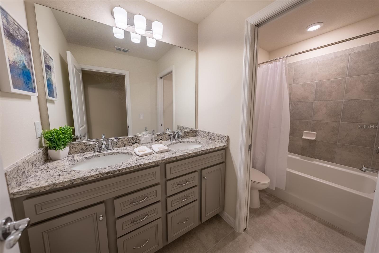 WINDSOR ISLAND RESIDENCE PH 3 - Residential