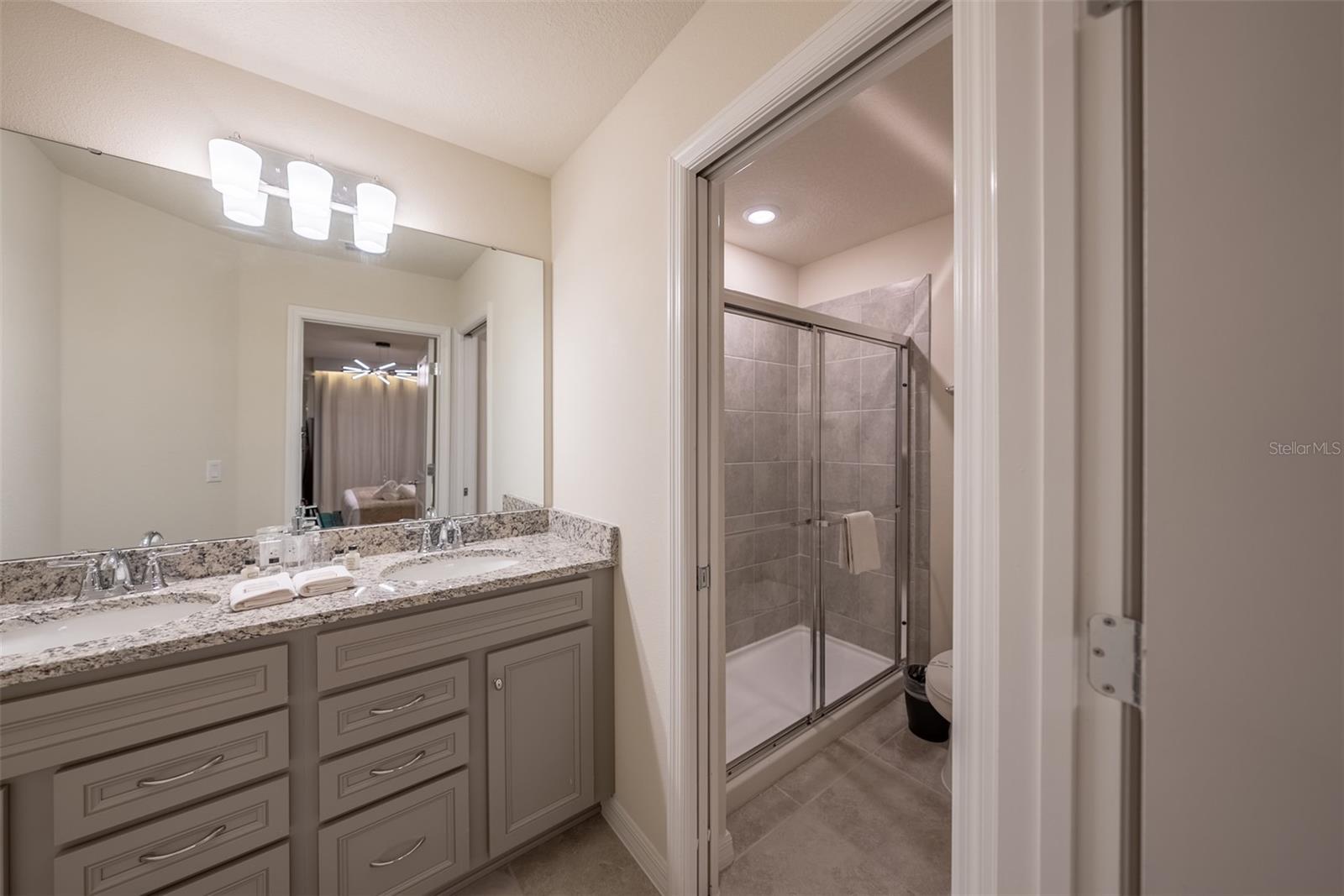 WINDSOR ISLAND RESIDENCE PH 3 - Residential