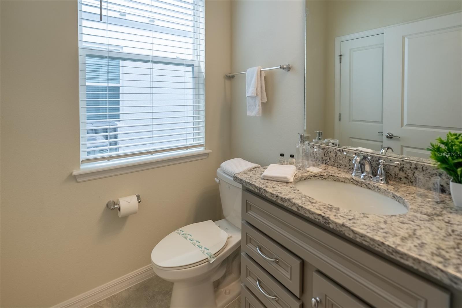 WINDSOR ISLAND RESIDENCE PH 3 - Residential