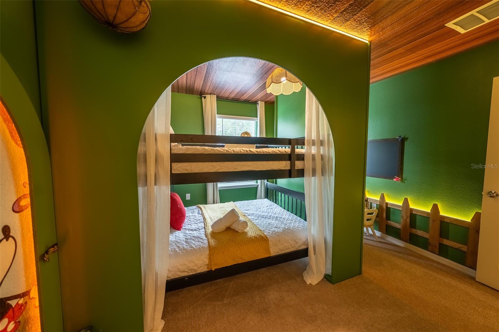 WINDSOR ISLAND RESIDENCE PH 3 - Residential