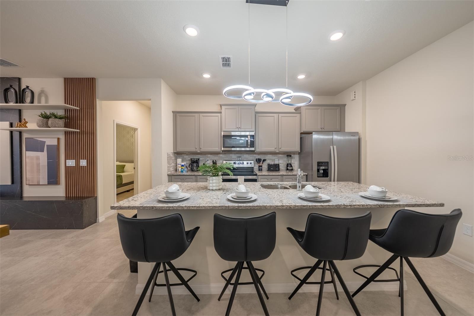 WINDSOR ISLAND RESIDENCE PH 3 - Residential