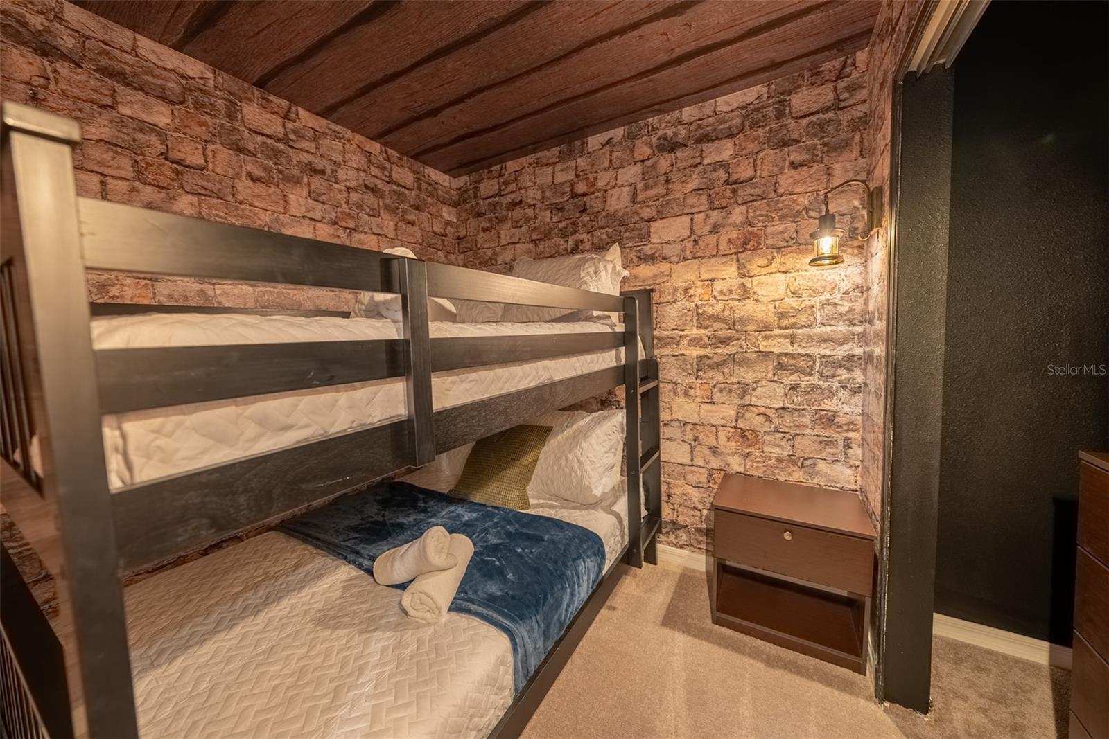 WINDSOR ISLAND RESIDENCE PH 3 - Residential