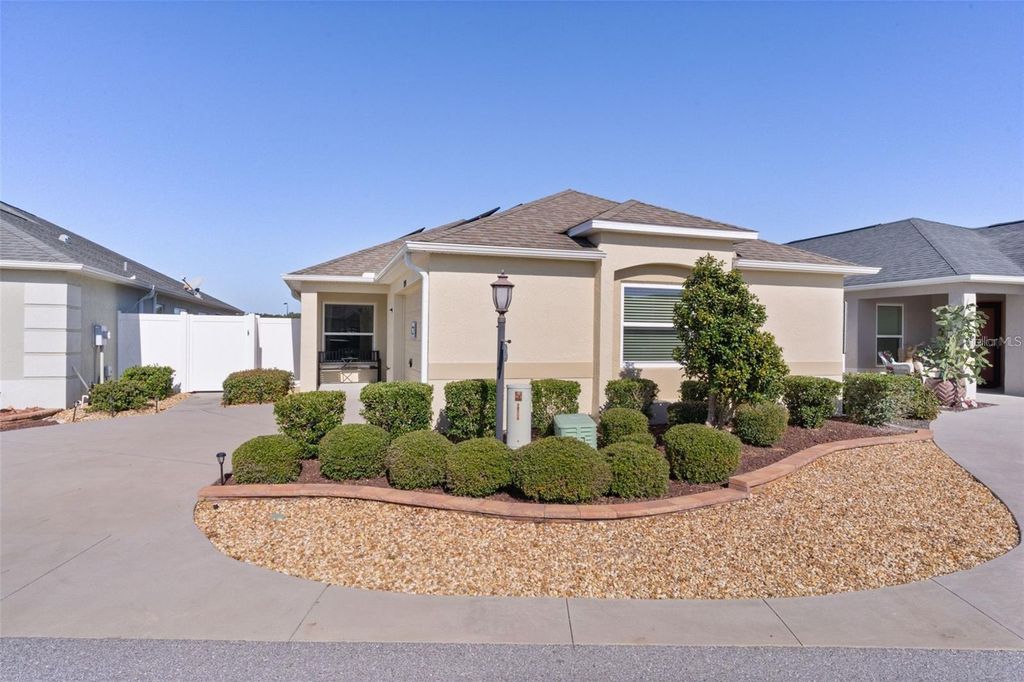 Photo of 9191 SE 166th Sprung Lane, The Villages, FL 32162 (MLS # OM721967)