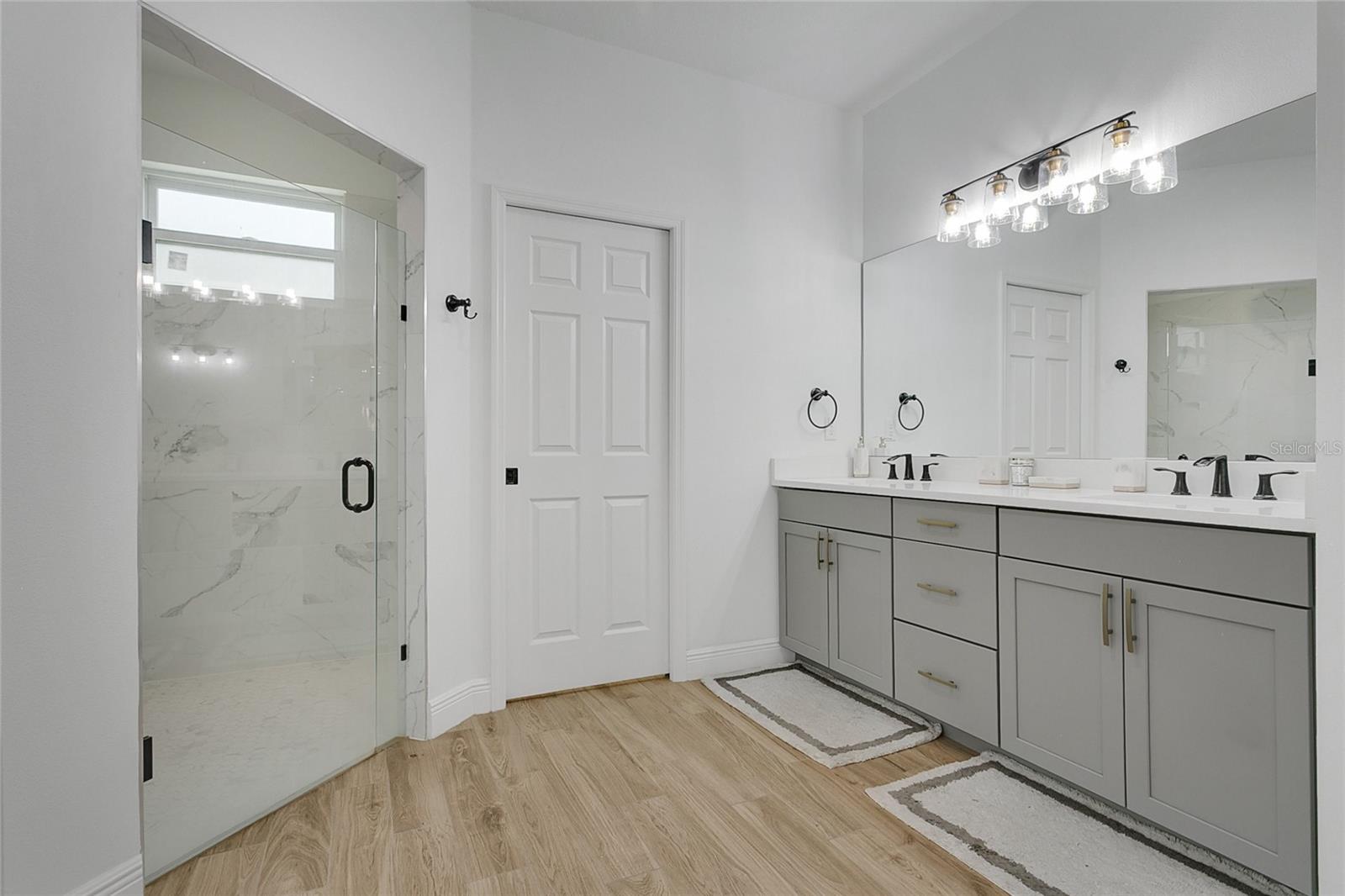 GROVELAND FARMS R24-T22-S35 - Residential
