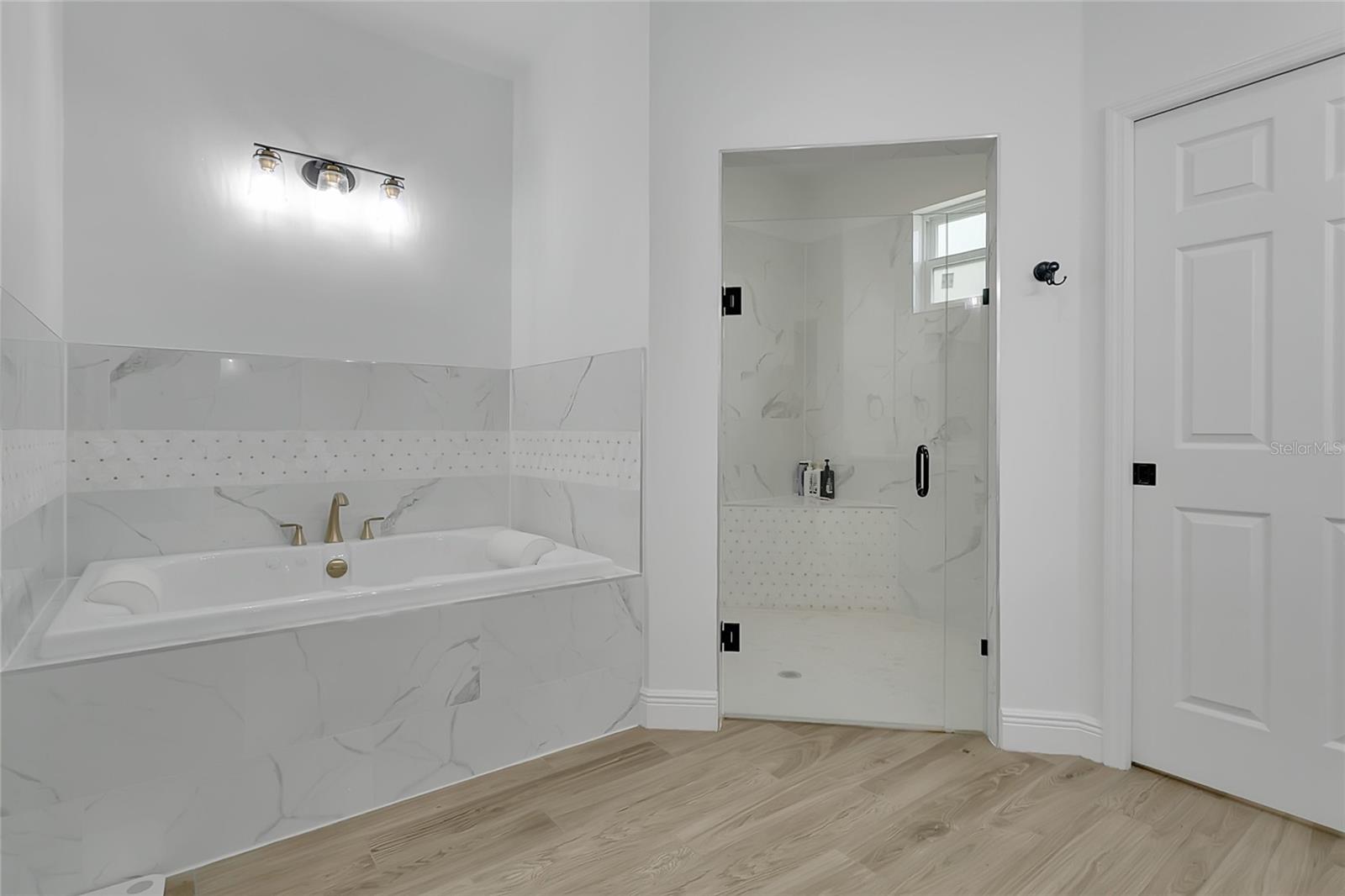 GROVELAND FARMS R24-T22-S35 - Residential