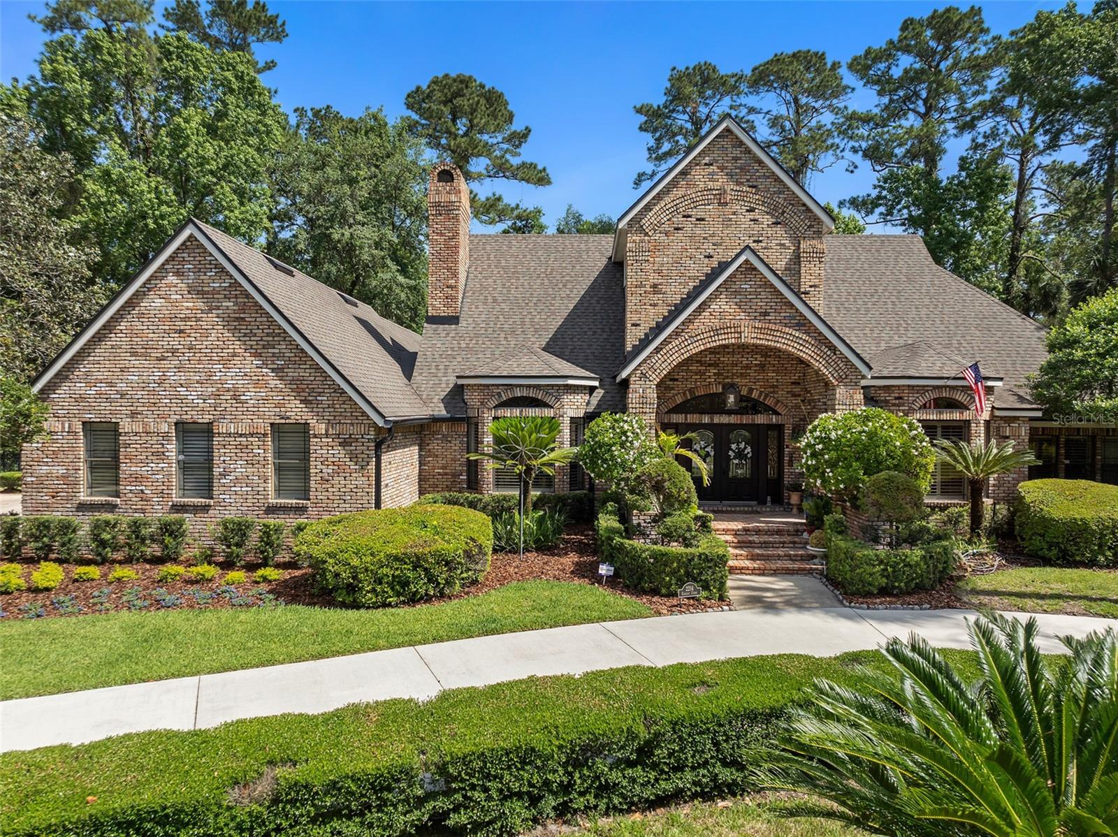 2214 EARLEAF COURT