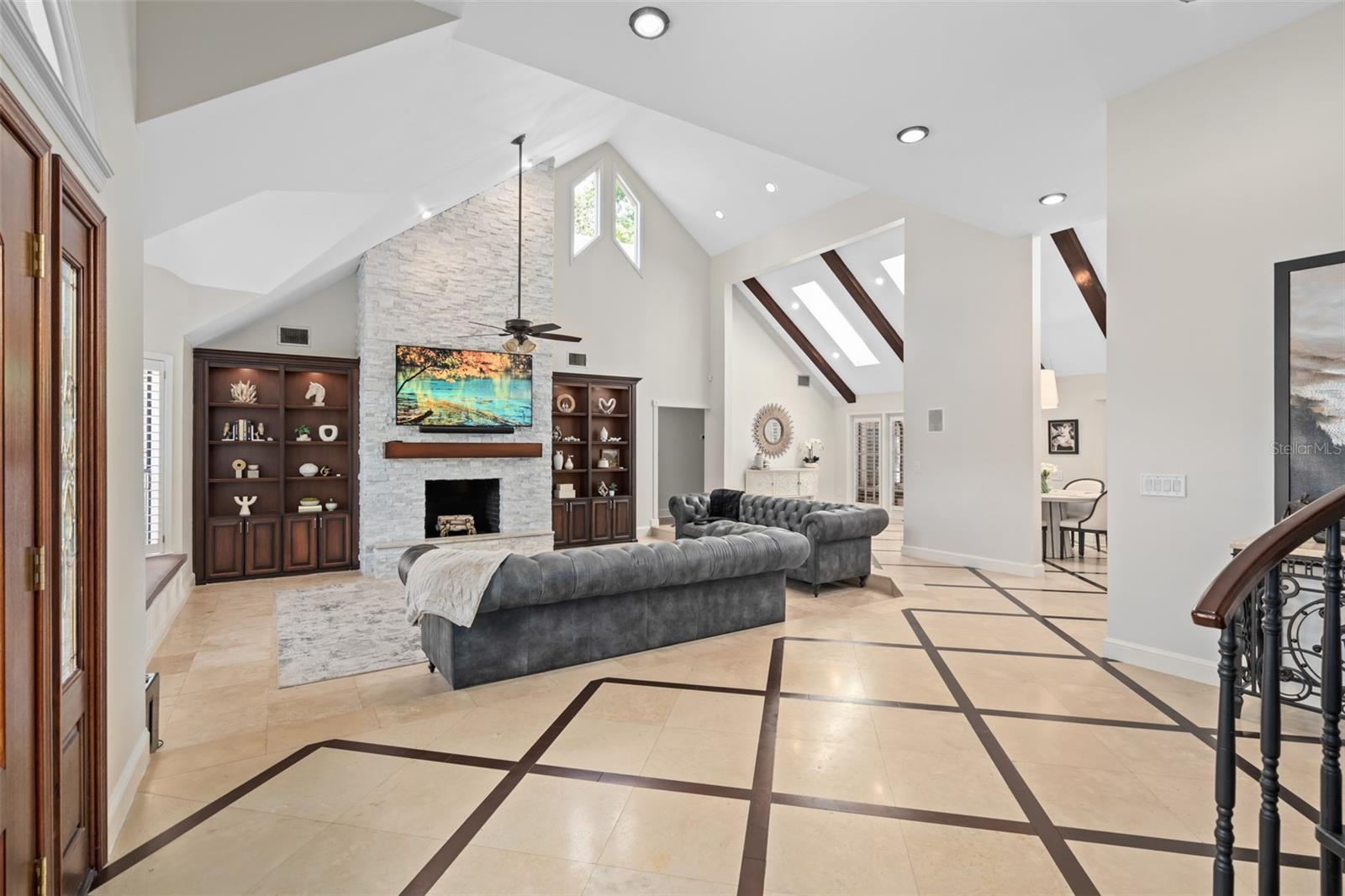 2214 EARLEAF COURT