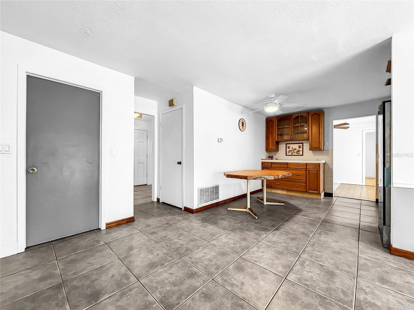 SPRING HILL - Residential