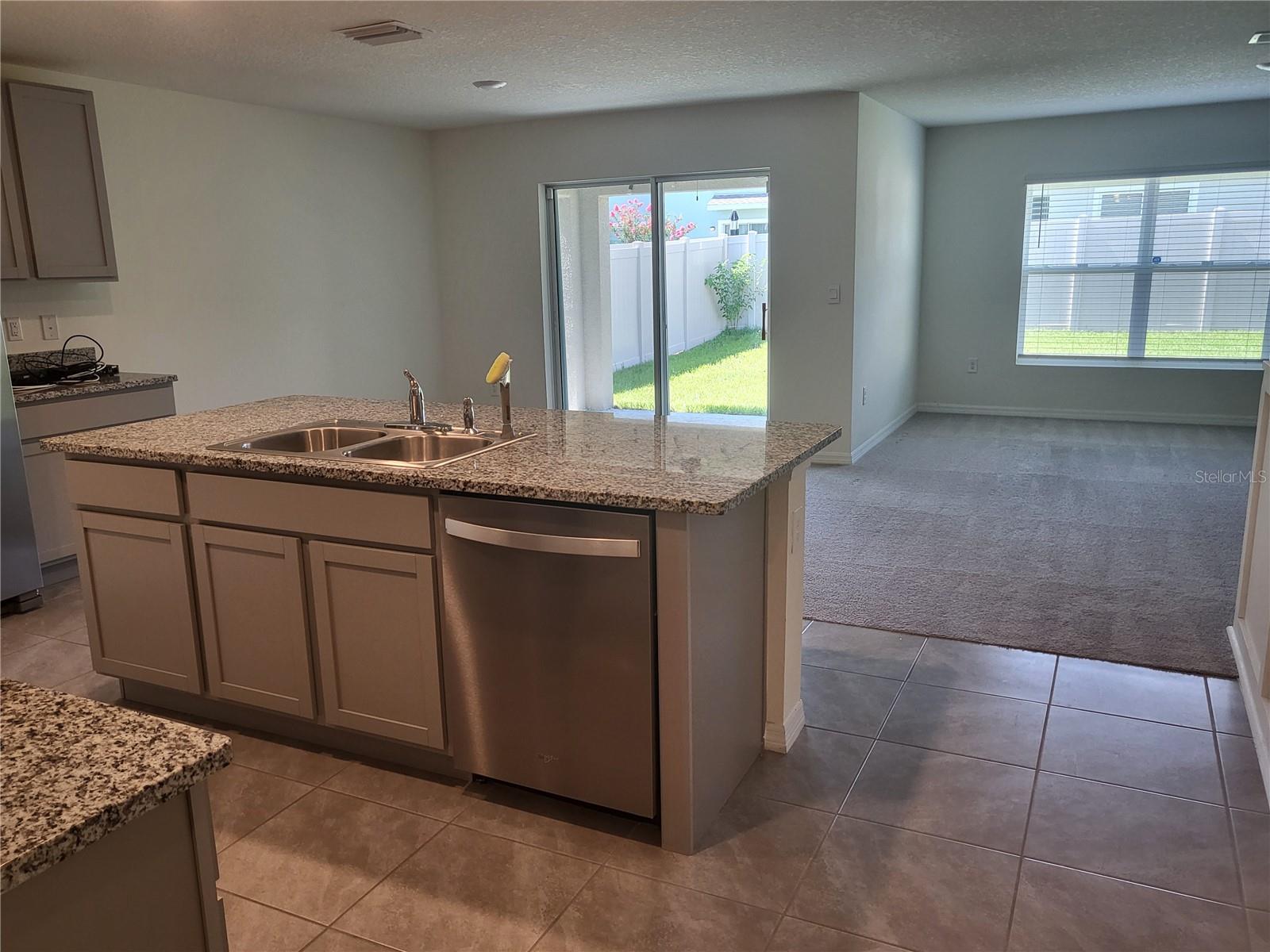 ZEPHYR LAKES SUB - Residential Lease