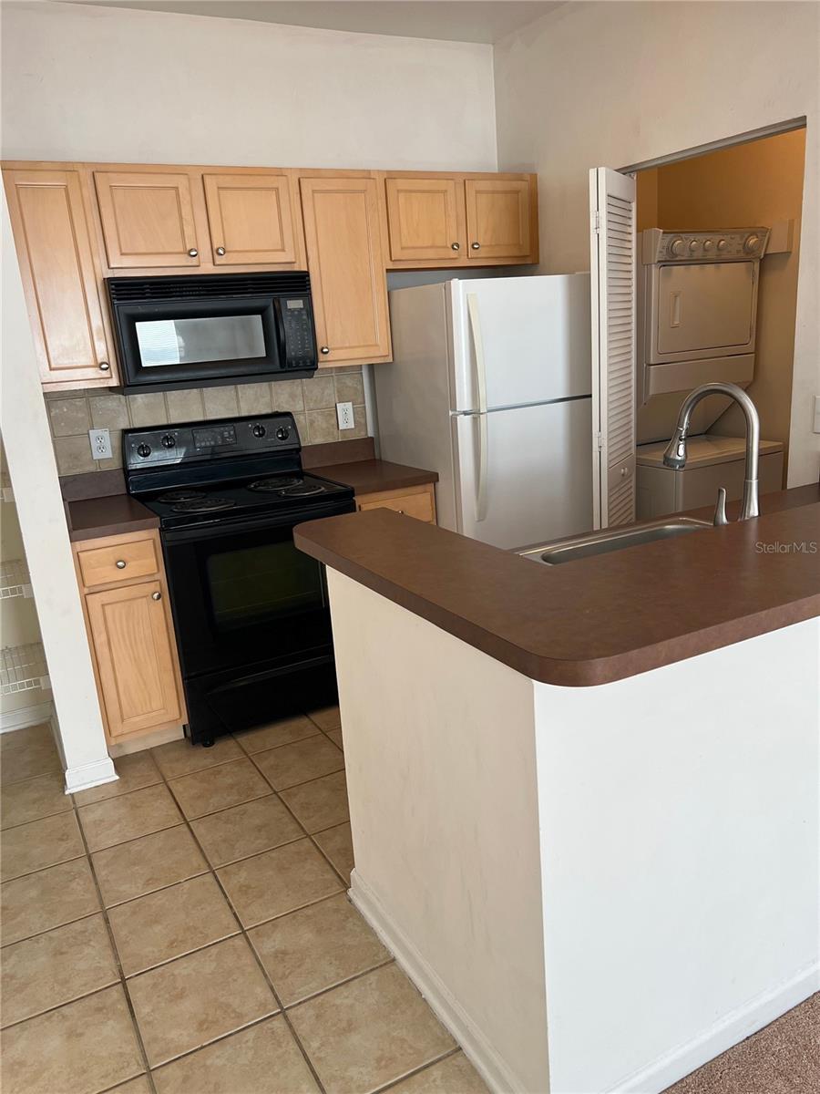 DISCOVERY PALMS - Residential Lease