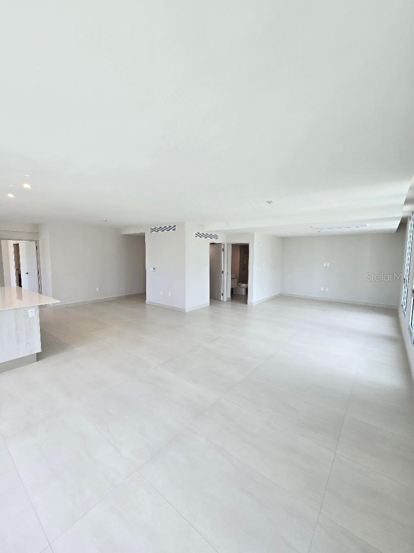 14 DELCASE ST 8