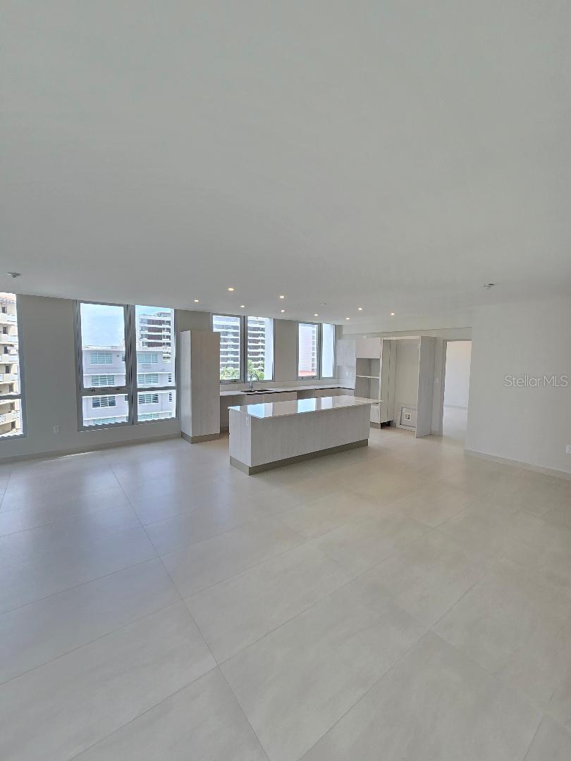 14 DELCASE ST 8