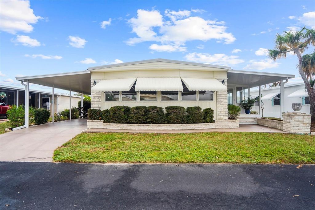 Photo of 11 S Esplanade Street, Englewood, FL 34223 (MLS # N6139363)