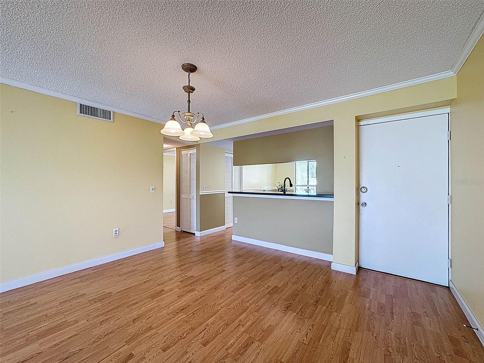 110 W CYPRESS COURT