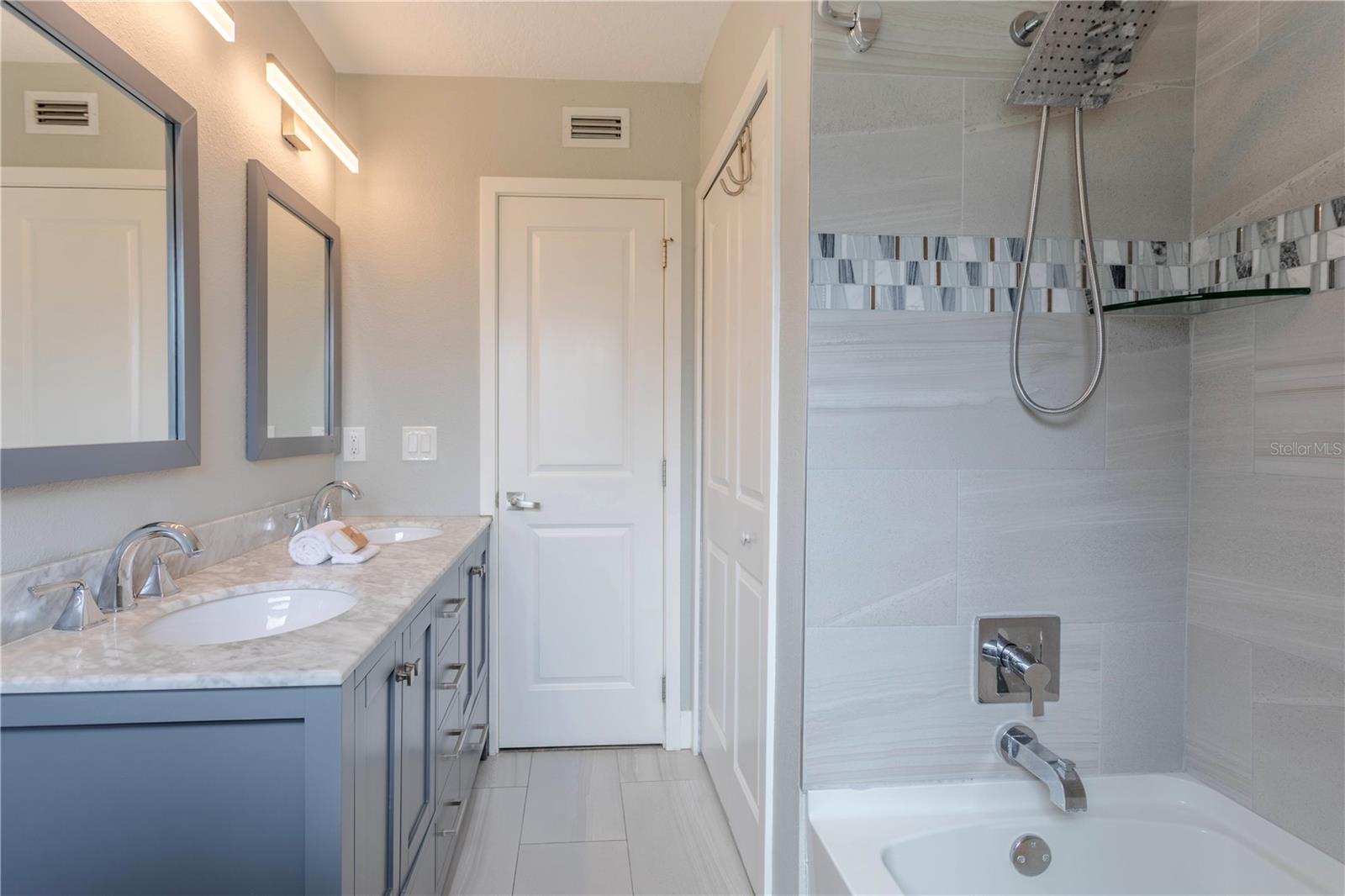 DOVER SHORES SIXTH ADD - Residential