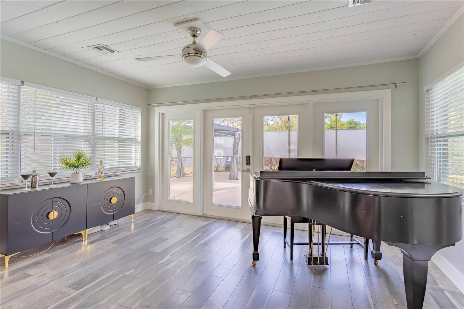 DOVER SHORES SIXTH ADD - Residential